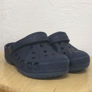 Crocs little kids navy Blue slip on summer shoes 8